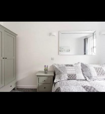 Driftwood Luxury Apartment Lyme Regis Exterior photo